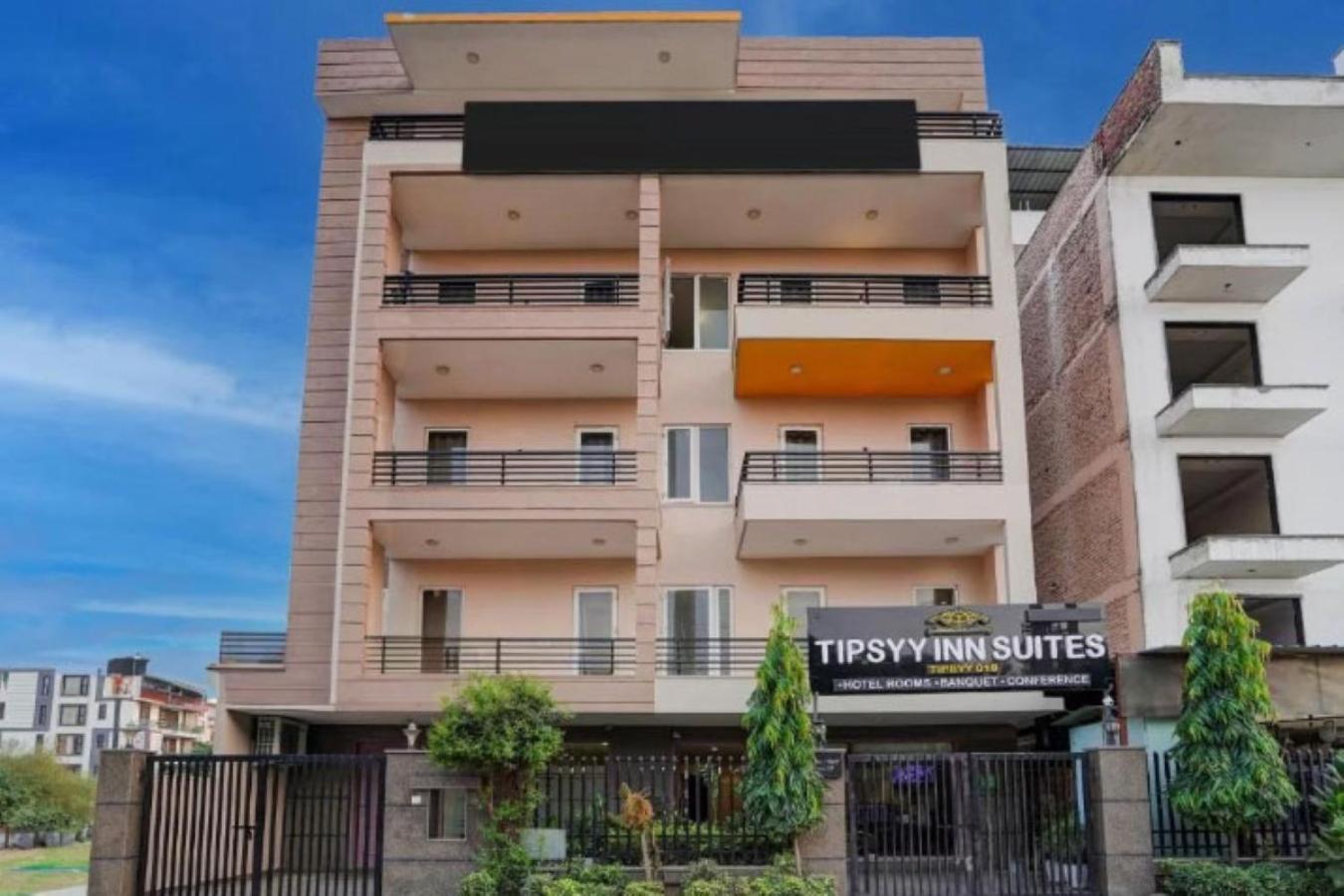Tipsyy Inn 018 Gurgaon Exterior photo